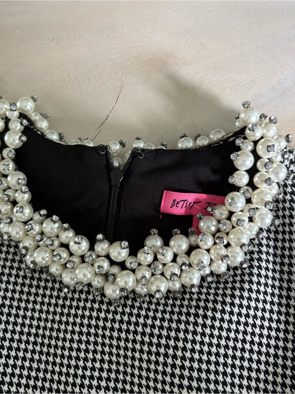 Betsey Johnson Black & White Houndstooth Sleeveless Dress with Pearl Collar - Picture 4 of 9